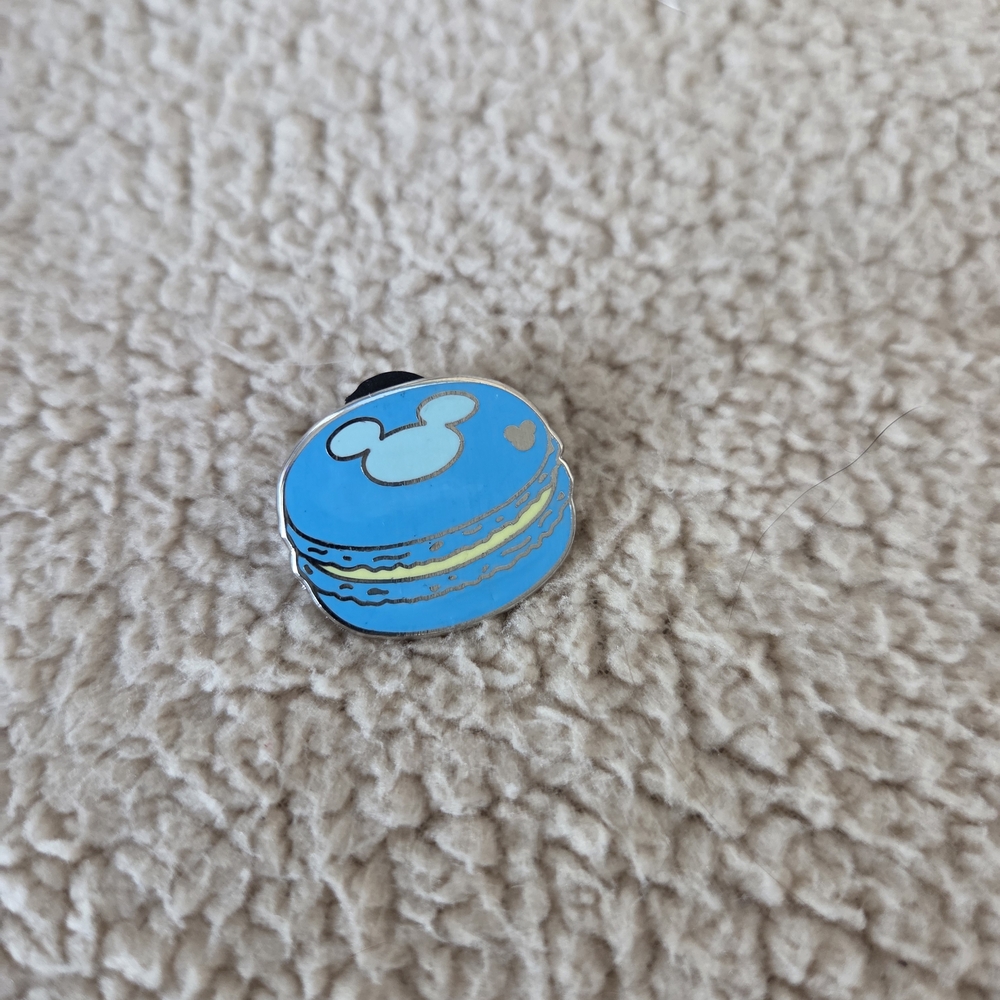 3/$25 ❤️ Disney Tradin Pin